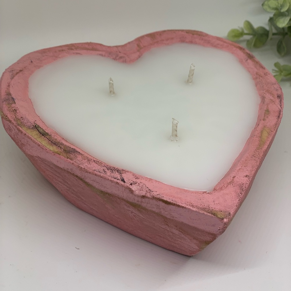 Pink heart mini dough bowl candle.